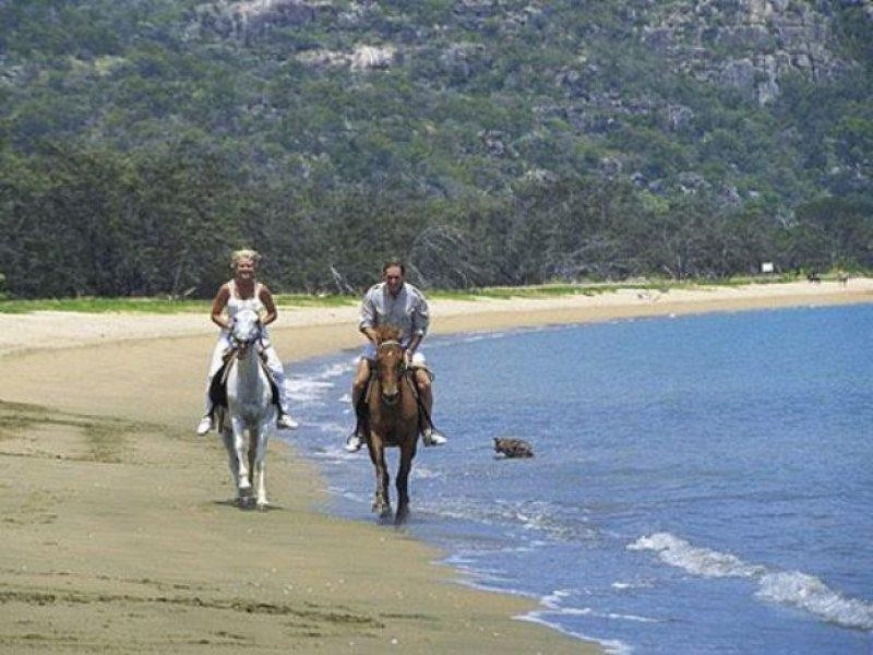 92 Gifford Street, Horseshoe Bay QLD 4819