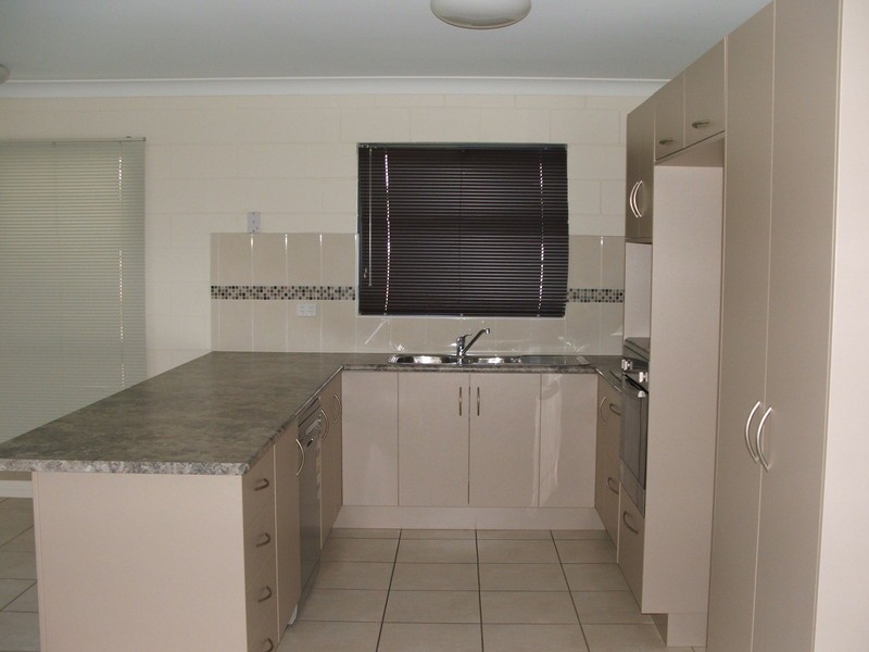 4 Thornbill Close, Kelso QLD 4815
