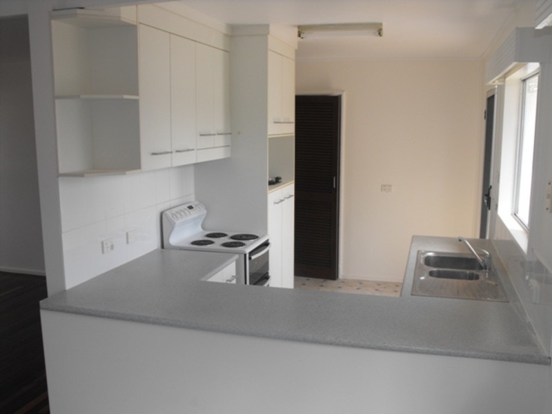 * Tamarind Street, Kirwan QLD 4817