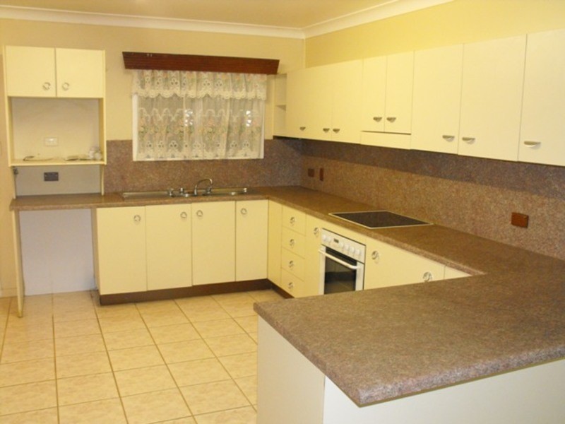 42 Farrell Street, Kirwan QLD 4817