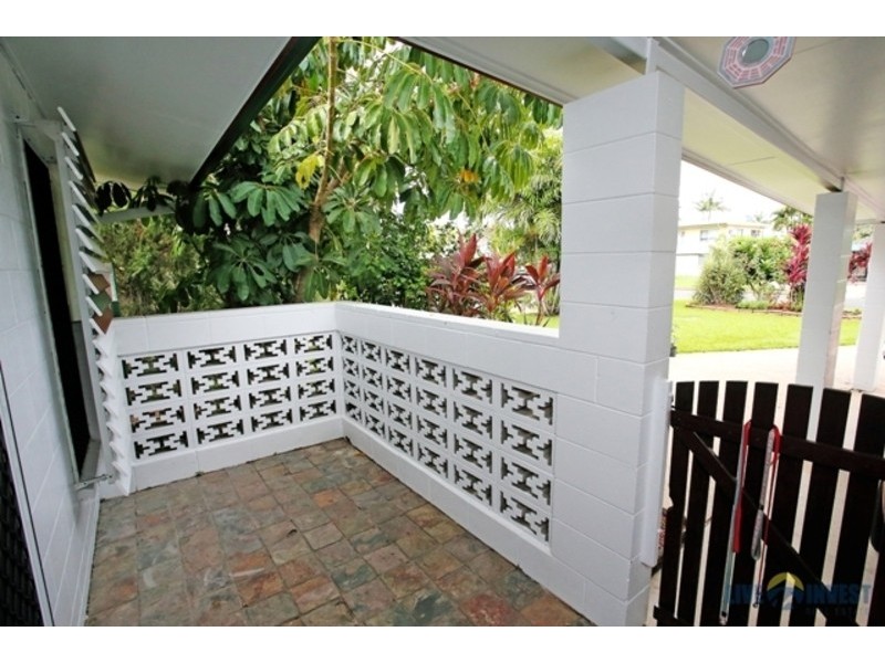 2/15 Ryrie Crescent, Rasmussen QLD 4815