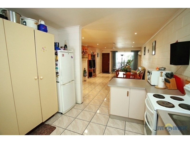 2/15 Ryrie Crescent, Rasmussen QLD 4815