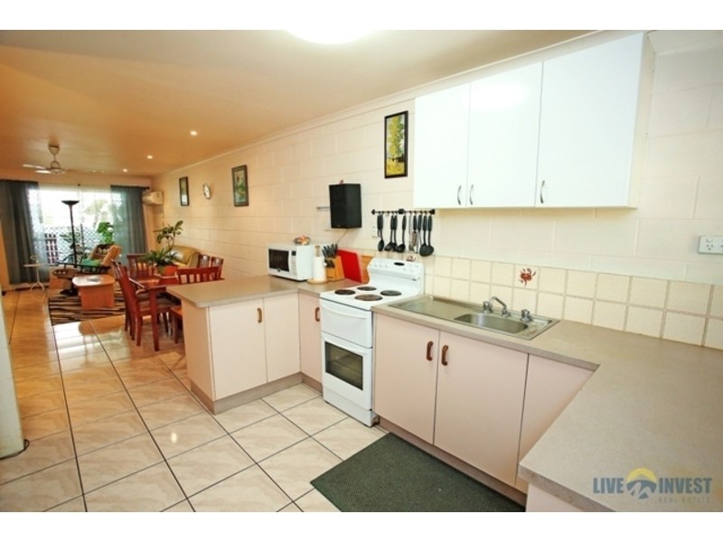 2/15 Ryrie Crescent, Rasmussen QLD 4815