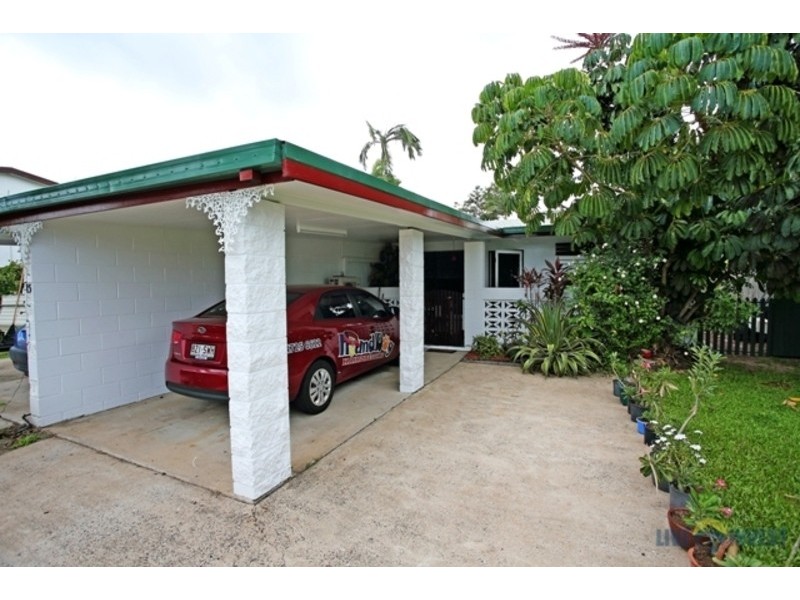 2/15 Ryrie Crescent, Rasmussen QLD 4815