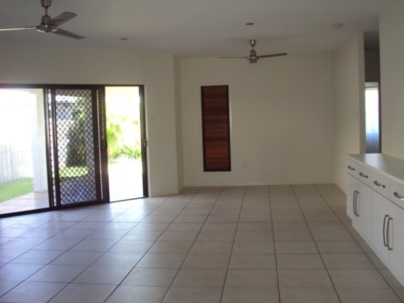 9 Petrie Way, Idalia QLD 4811