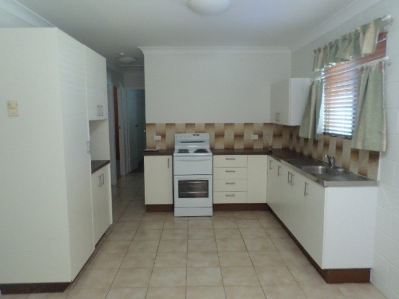 * Robbins Court, Wulguru QLD 4811