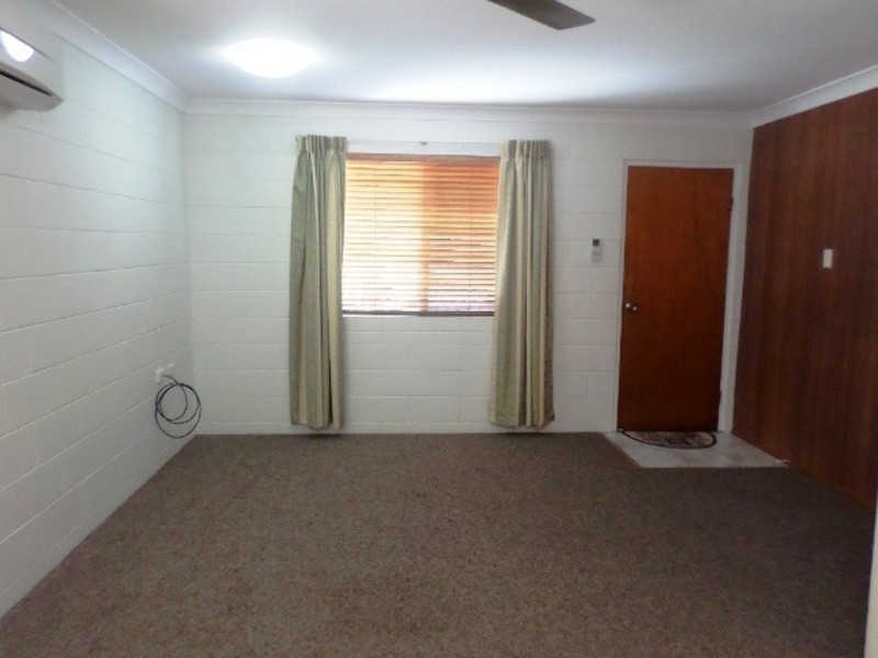 * Robbins Court, Wulguru QLD 4811