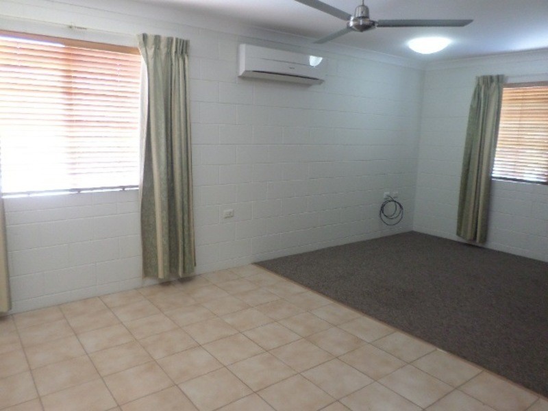 * Robbins Court, Wulguru QLD 4811