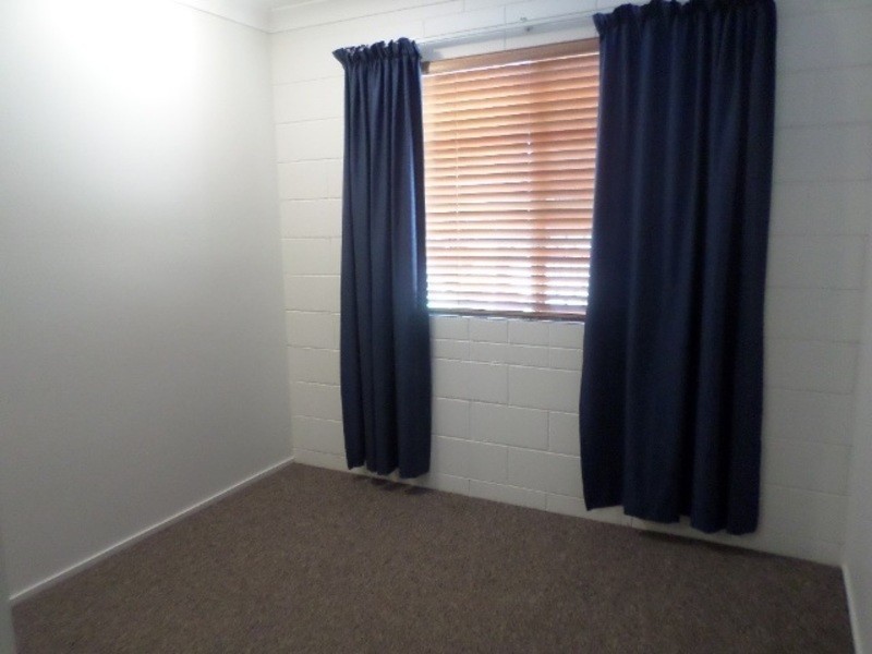 * Robbins Court, Wulguru QLD 4811