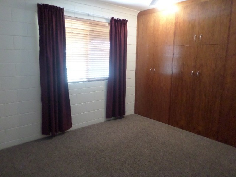 * Robbins Court, Wulguru QLD 4811