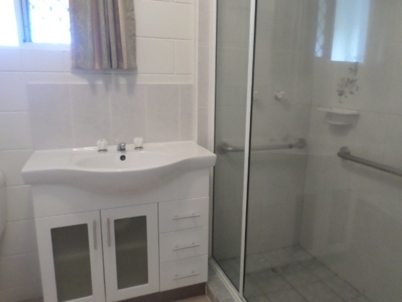 * Robbins Court, Wulguru QLD 4811