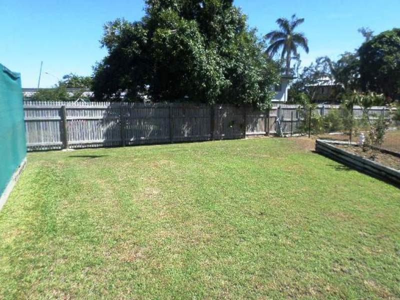 * Robbins Court, Wulguru QLD 4811