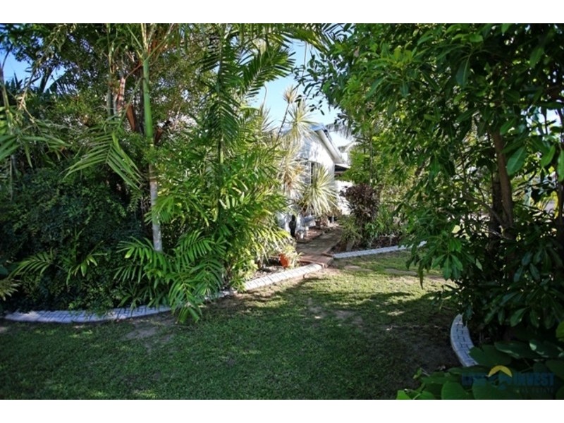 32 Leila Avenue, Rasmussen QLD 4815