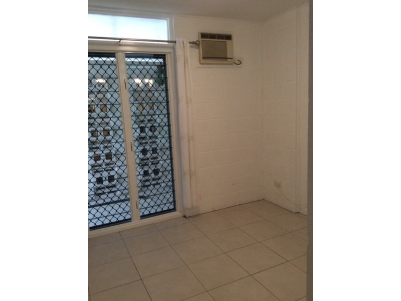 8 Sallows Street, Pallarenda QLD 4810