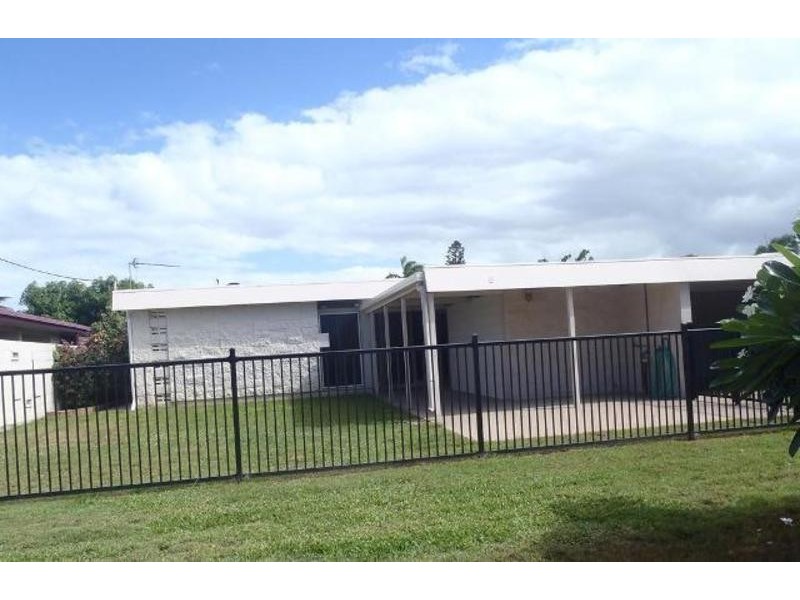 8 Sallows Street, Pallarenda QLD 4810