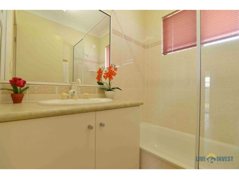 4 Riley Circuit, Kirwan QLD 4817