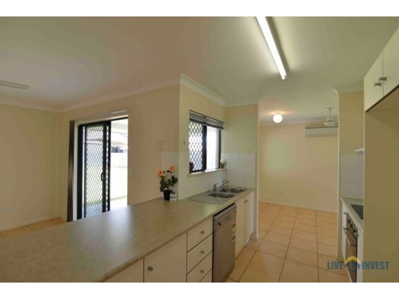 4 Riley Circuit, Kirwan QLD 4817