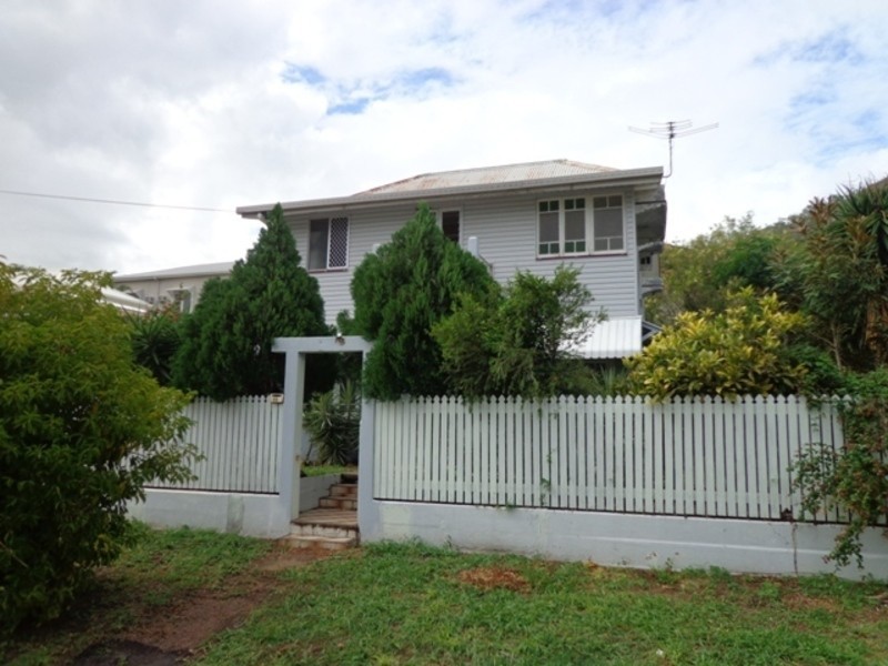 15 Baxter Street, West End QLD 4810