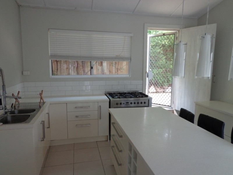 15 Baxter Street, West End QLD 4810