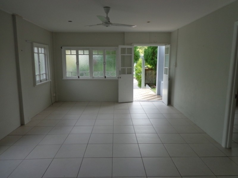 15 Baxter Street, West End QLD 4810