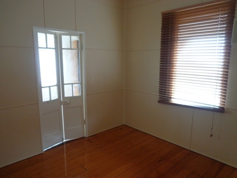 15 Baxter Street, West End QLD 4810