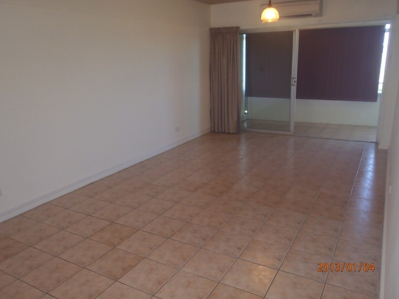 2/23A Cleveland Terrace, North Ward QLD 4810