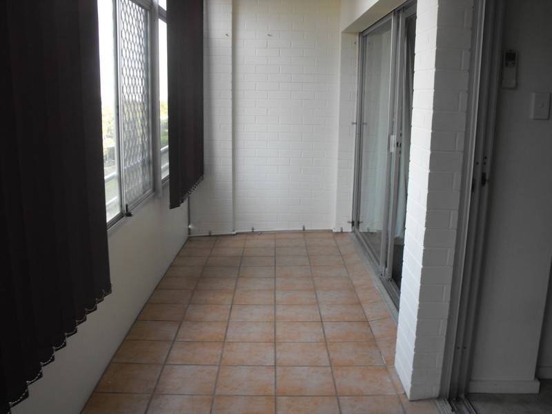 2/23A Cleveland Terrace, North Ward QLD 4810