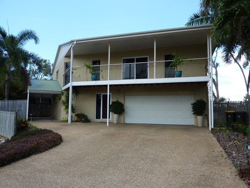 11 Marita Court, Bushland Beach QLD 4818
