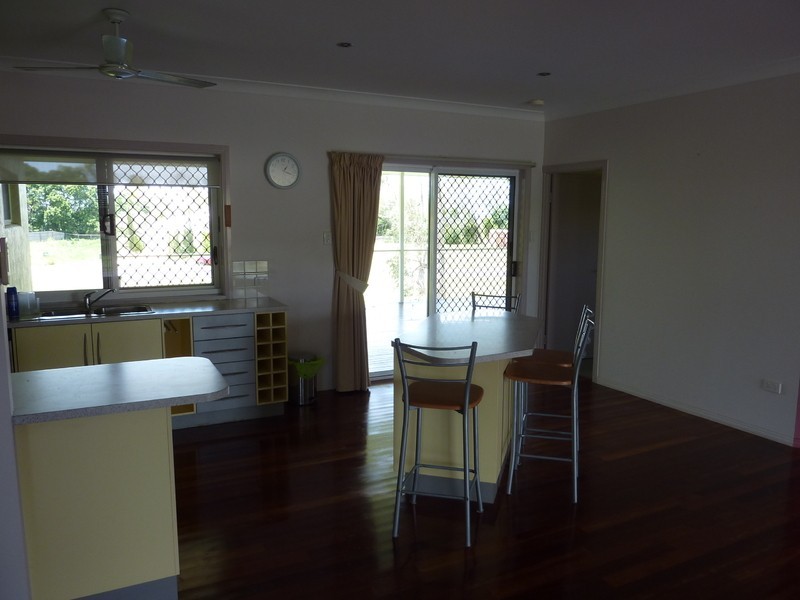 11 Marita Court, Bushland Beach QLD 4818