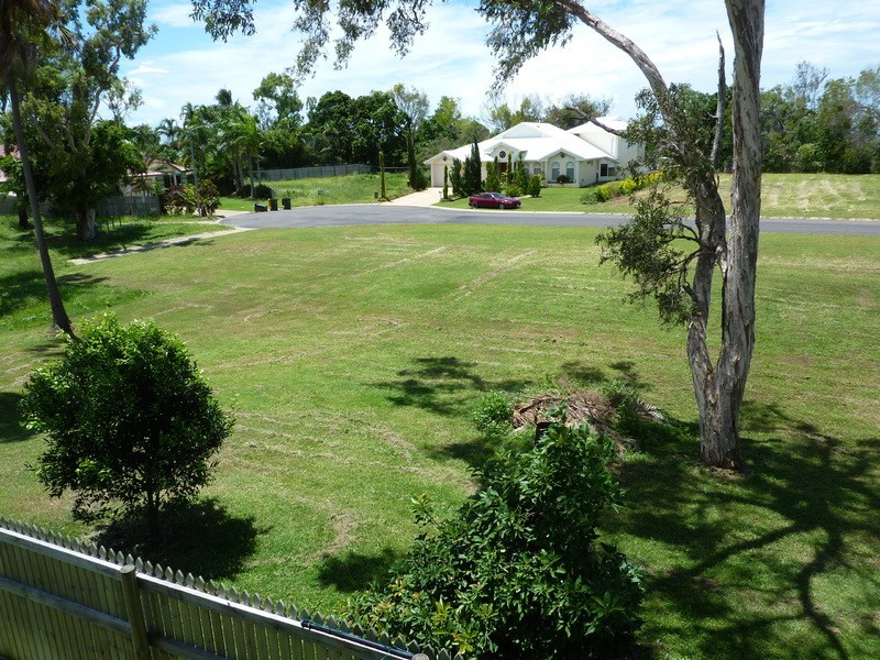 11 Marita Court, Bushland Beach QLD 4818