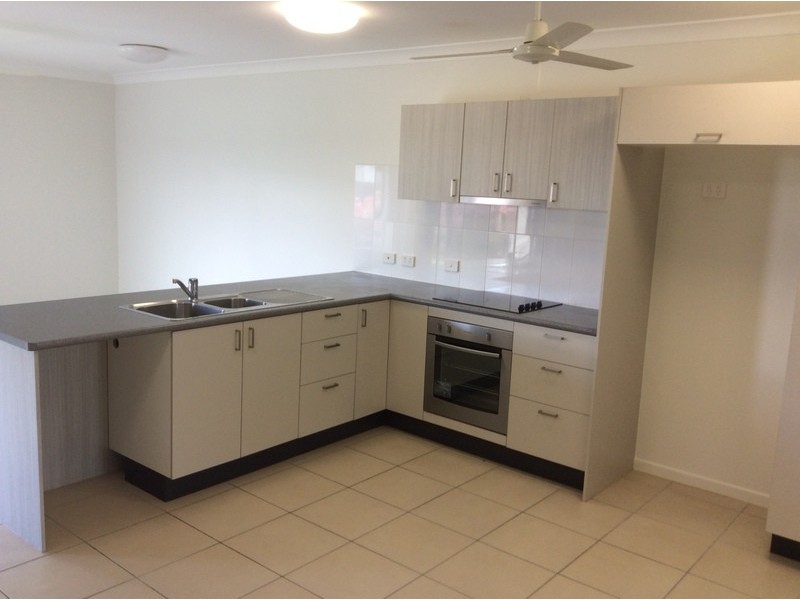 2/45 Margaret Ellen Drive, Kelso QLD 4815