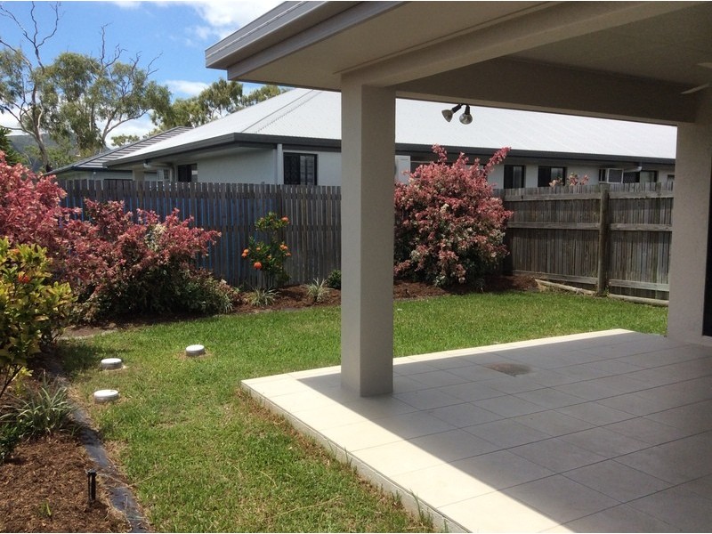 2/45 Margaret Ellen Drive, Kelso QLD 4815