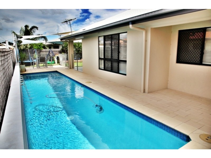 10 Constable Court, Kirwan QLD 4817