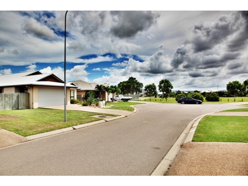 10 Constable Court, Kirwan QLD 4817