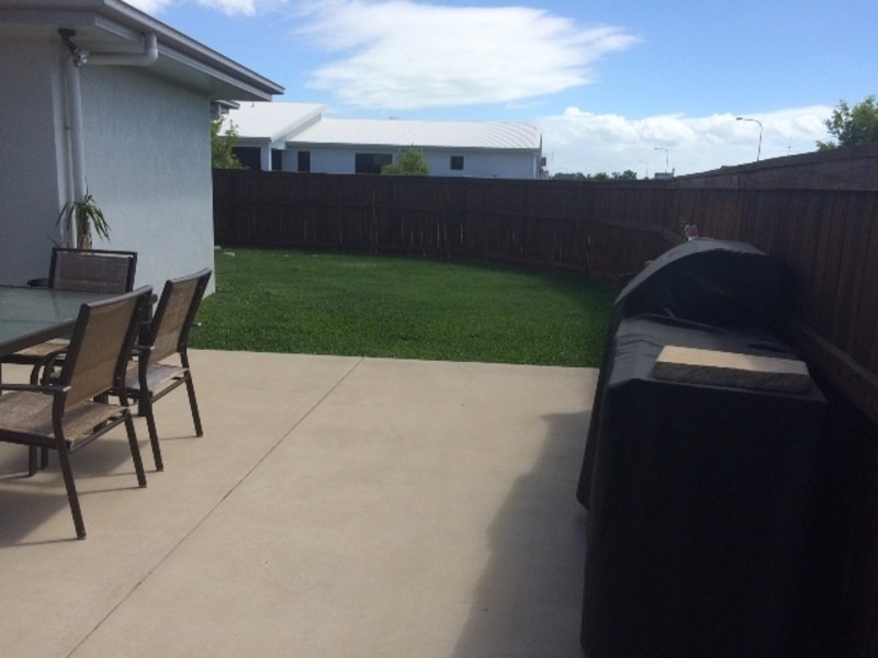 1 Masthead Avenue, Burdell QLD 4818