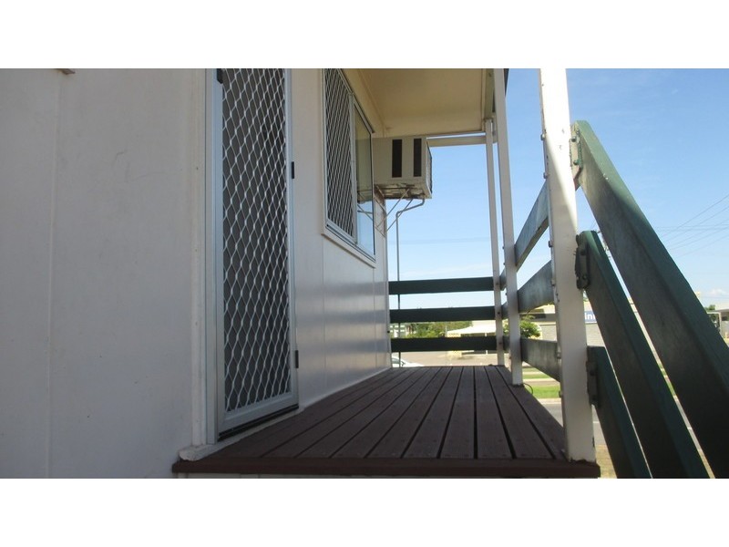2  Hart Street, Kirwan QLD 4817