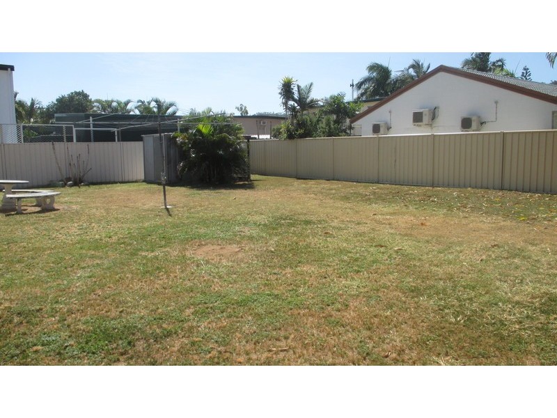 2  Hart Street, Kirwan QLD 4817