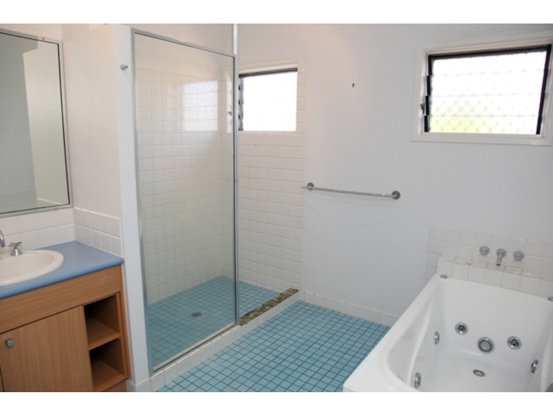 11  St Pauls Court, Mount Louisa QLD 4814