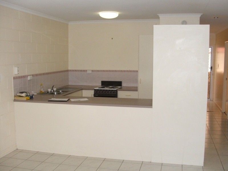 2/58 Cook Street, North Ward QLD 4810