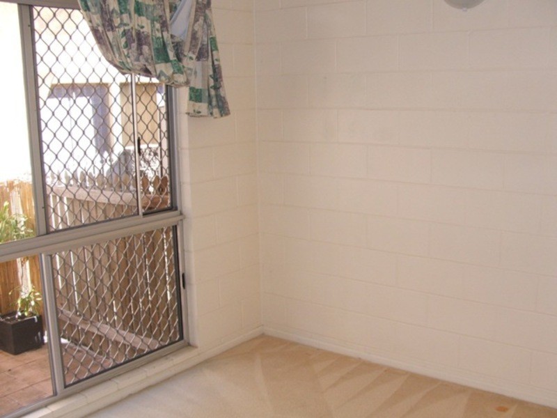 2/58 Cook Street, North Ward QLD 4810