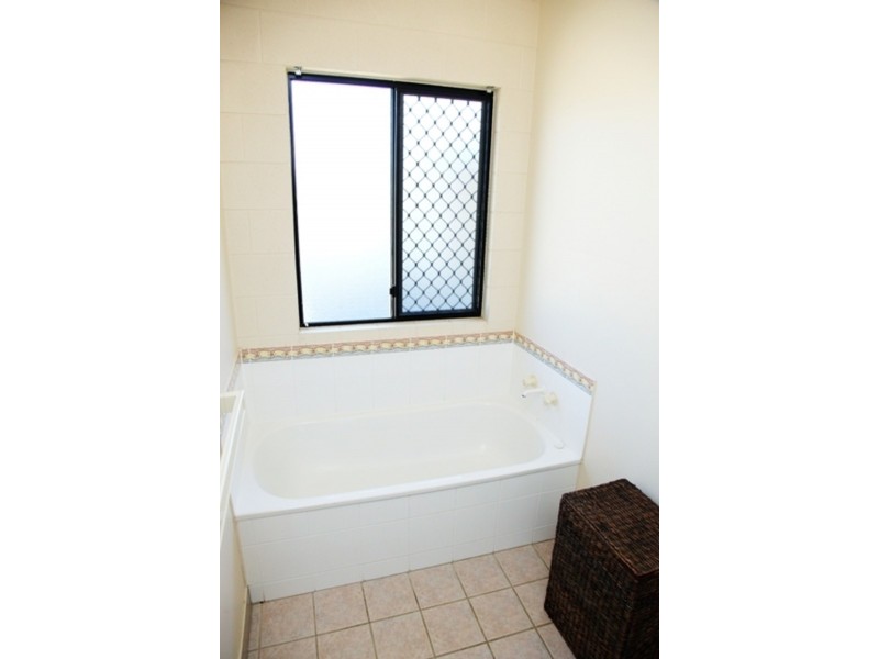 8 Mustang Road, Kelso QLD 4815