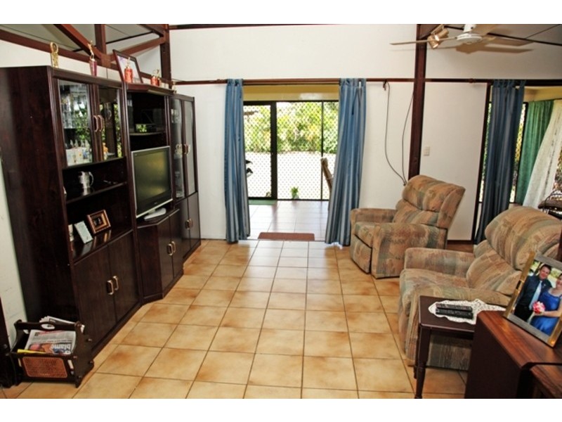 2 Lagoon Crescent, Saunders Beach QLD 4818