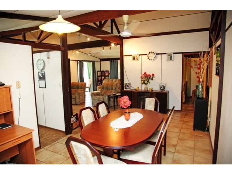 2 Lagoon Crescent, Saunders Beach QLD 4818