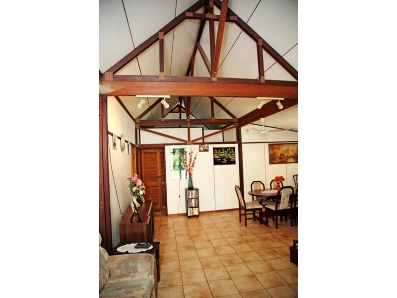 2 Lagoon Crescent, Saunders Beach QLD 4818