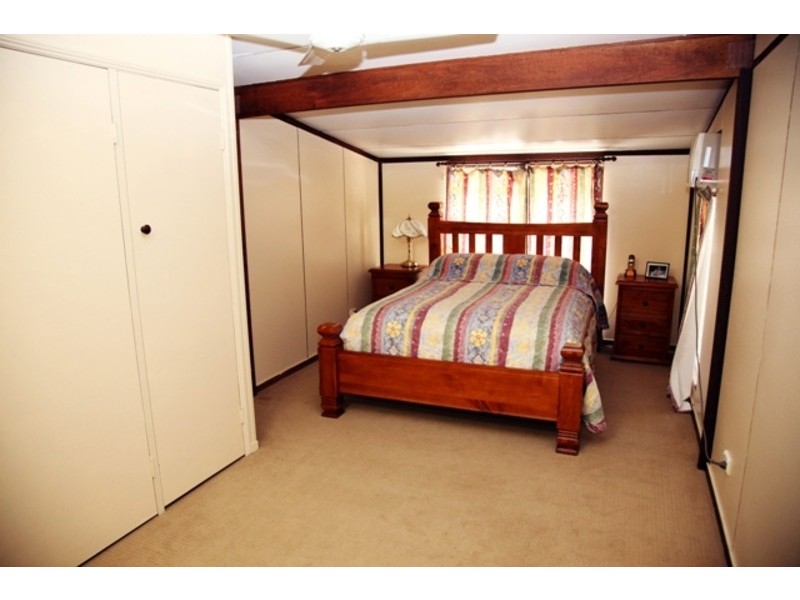 2 Lagoon Crescent, Saunders Beach QLD 4818