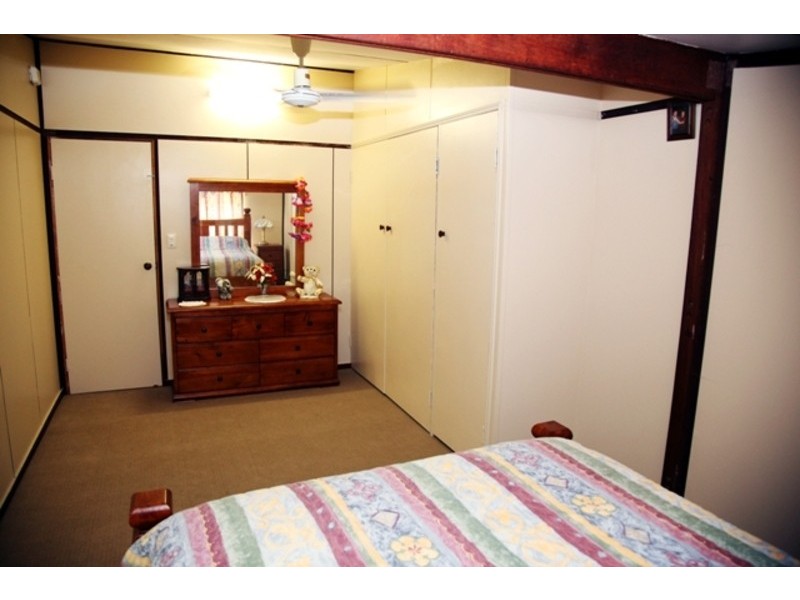 2 Lagoon Crescent, Saunders Beach QLD 4818