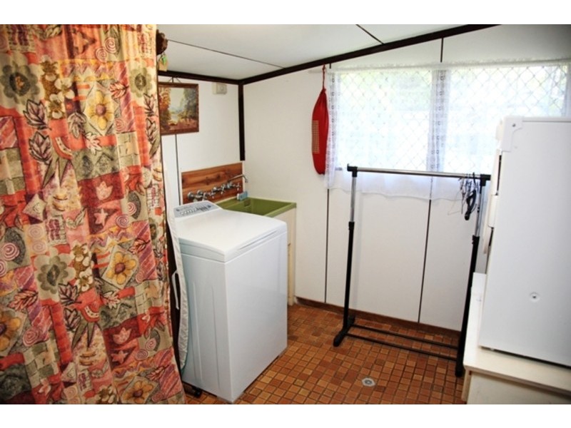 2 Lagoon Crescent, Saunders Beach QLD 4818