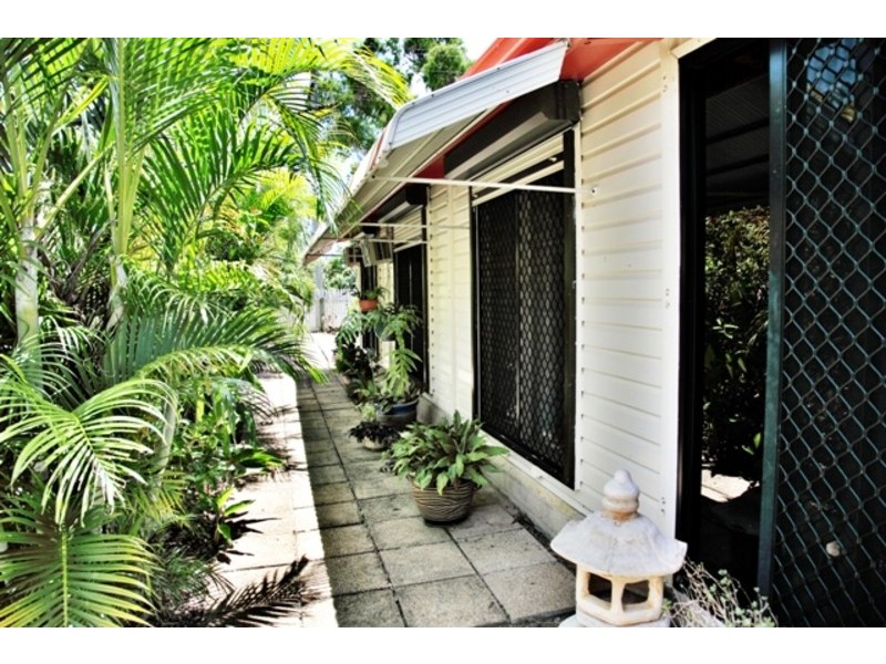 2 Lagoon Crescent, Saunders Beach QLD 4818