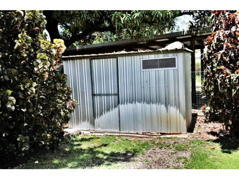 2 Lagoon Crescent, Saunders Beach QLD 4818