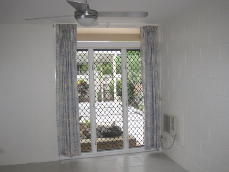 8 Sallows Street, Pallarenda QLD 4810